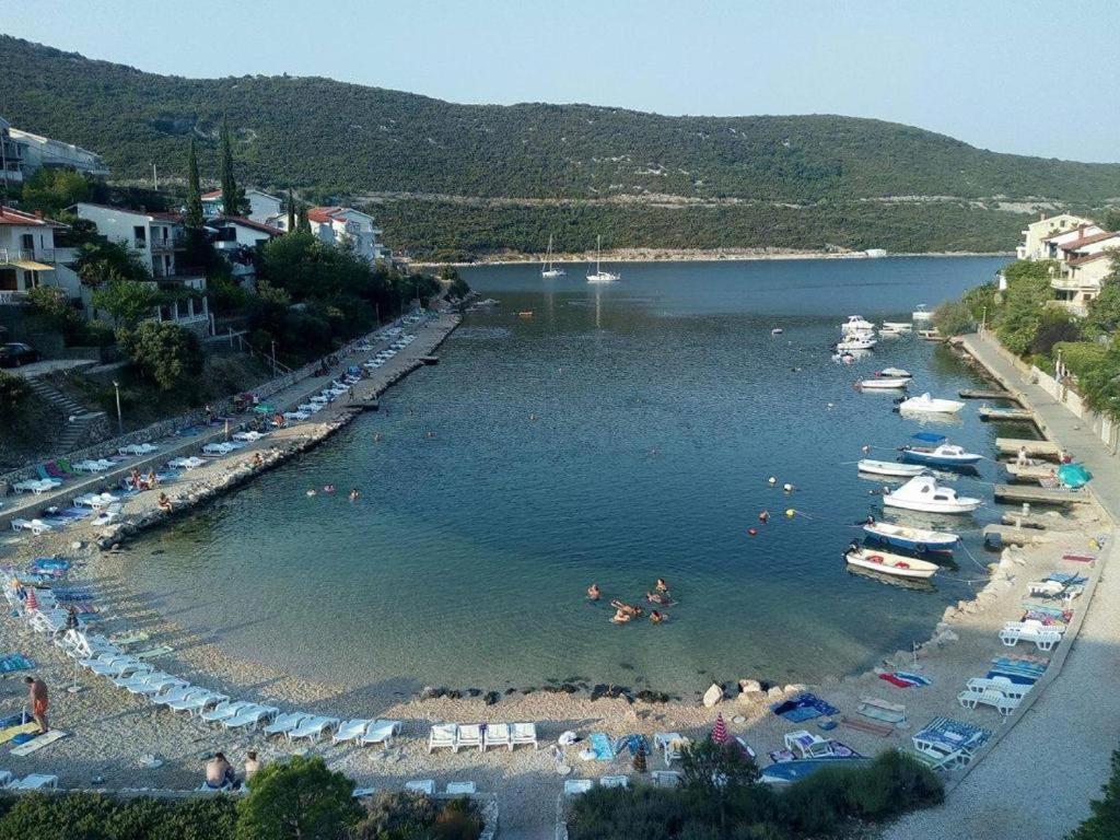 Hotel Ami - M Neum Exterior foto